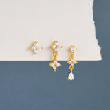 Anika – Gold earrings with elegant movement.