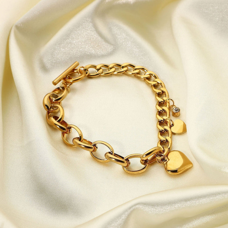 Francis – Gold bracelet with large round links.