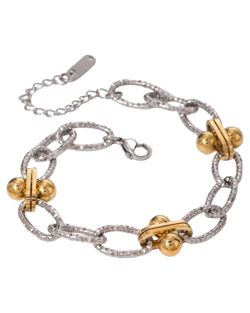 Klara – Gold Bracelet Adorned with Pearls