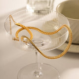 Kateřina – Elegant gold bracelet with minimalist design.