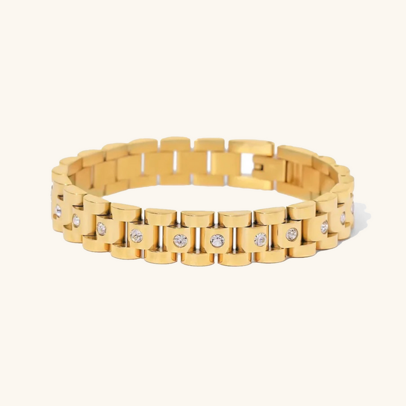 Amira – Gold bracelet with a robust link design.
