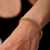 Lena – Delicate bracelet with a minimalist design.