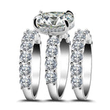 Greta – Silver ring adorned with diamonds.