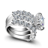 Greta – Silver ring adorned with diamonds.