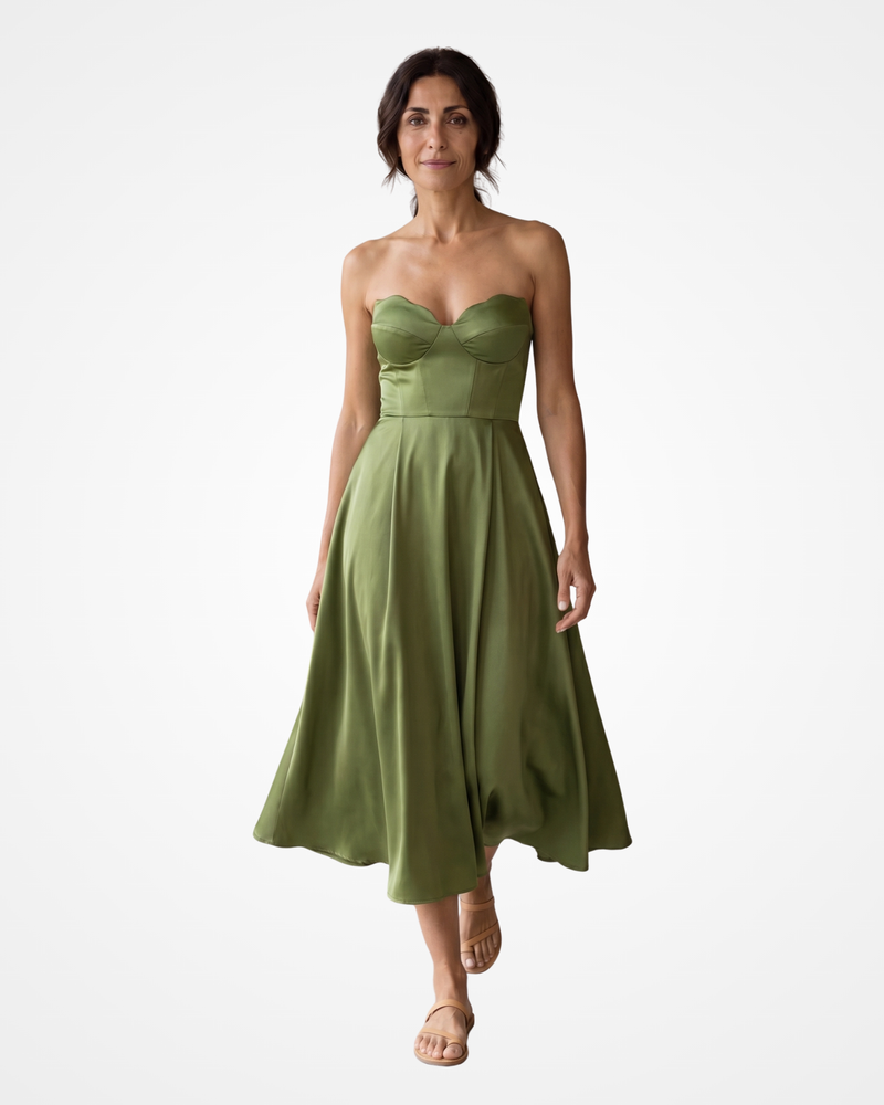 Laura | Effortless Elegance