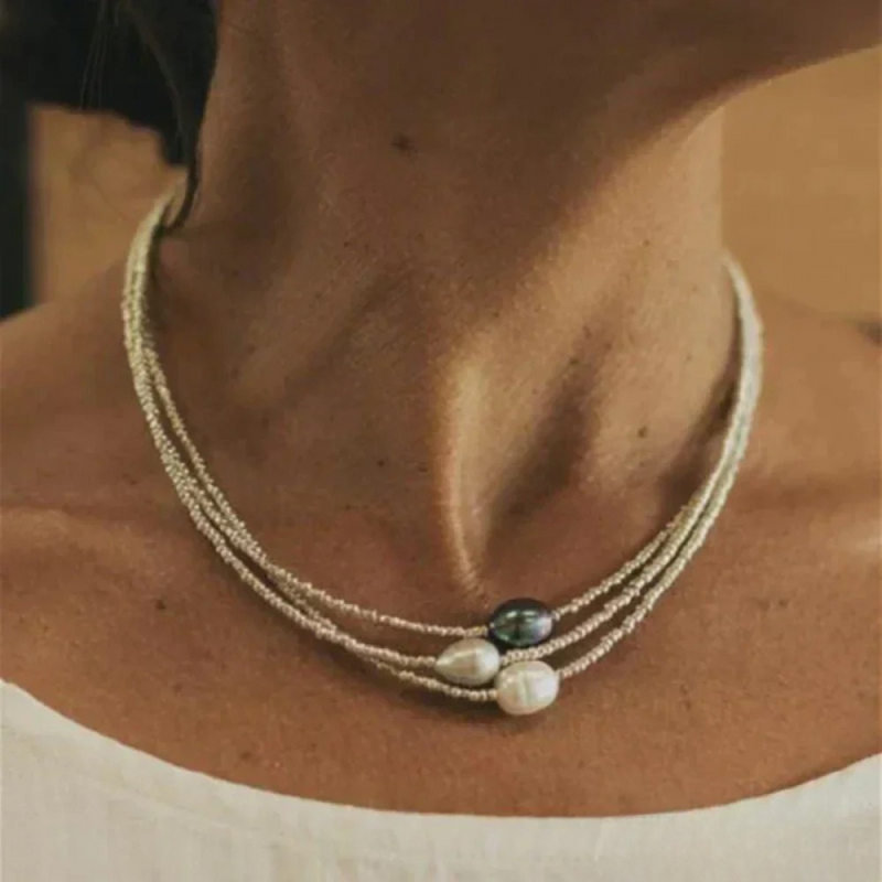 Monika – Gold Collar with Textured Finish