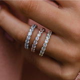 Eliska – Elegant double band diamond ring.