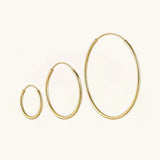 Sabina – Gold earrings with a brilliant design.