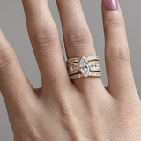 Veronika – Diamond ring with elegant gold details.