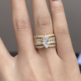 Veronika – Diamond ring with elegant gold details.