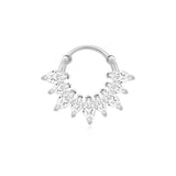 Daniela – Delicate gold earrings with a fluid design.