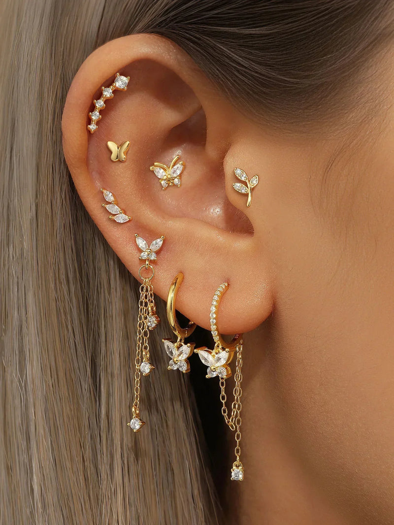 Carina – Gold earrings with a subtle shine.
