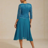 Midi dress with lace and three-quarter sleeves