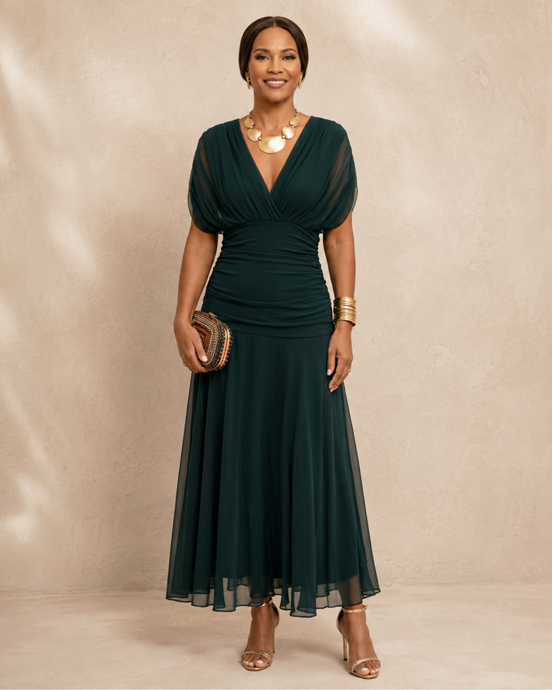Elegant maxi dress for parties with a heart neckline