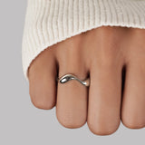 Waves – Elegant Minimalist Ring