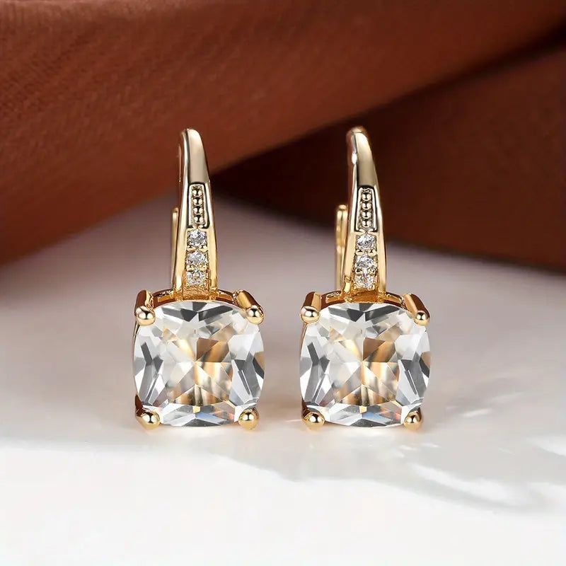 Sabrina – Circular Earrings with Mystical Gems in Gold