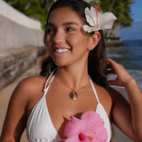 Alena – Delicate Gold Necklace with Floral Accent