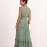 Fluid dress with wrinkled effect