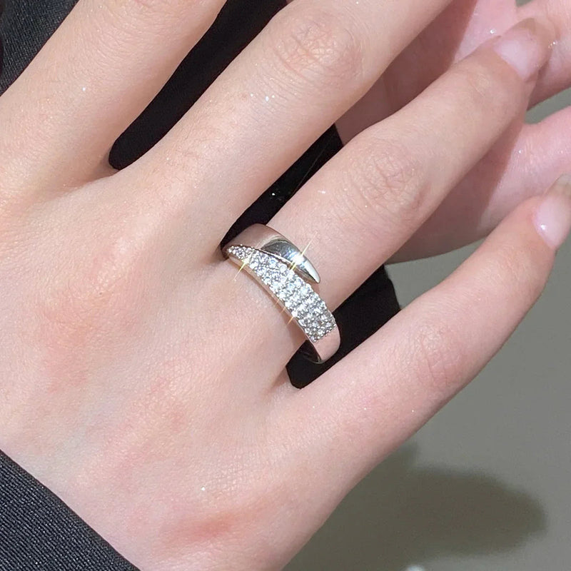 Leyna ring holder