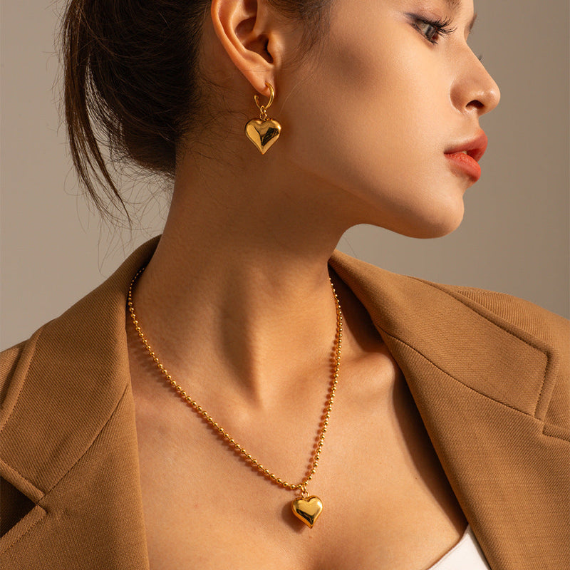 Amalia – Gold Necklace with Modern Pendant