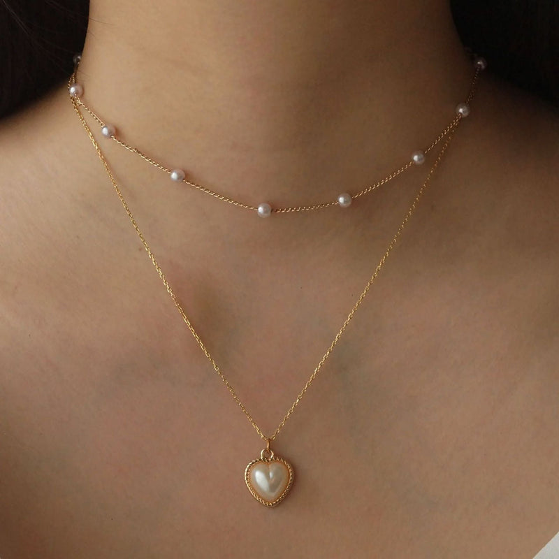 Viktorie – Elegant gold necklace with pendant