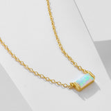 Livia – Silver necklace with delicate pendant