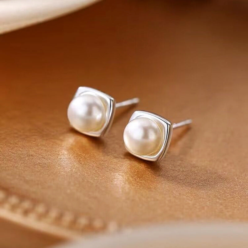 Anita - Natural Pearl Earrings