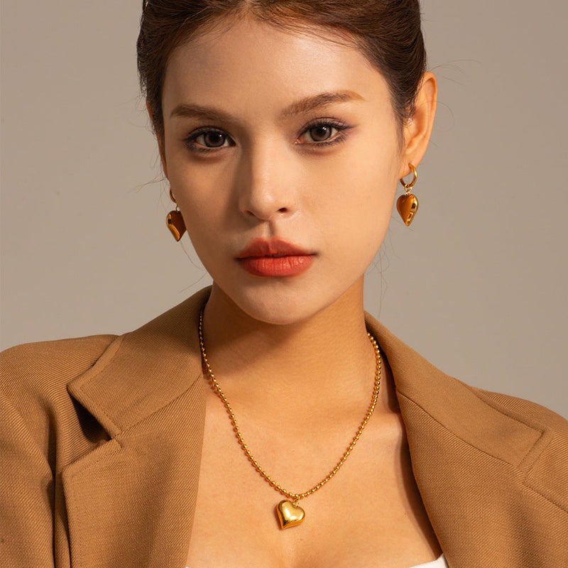 Amalia – Gold Necklace with Modern Pendant