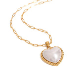 Viktorie – Elegant gold necklace with pendant