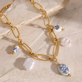 Lena - Gold necklace with stone embellishments.