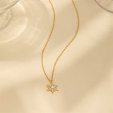 Amélie – Delicate silver necklace with circular pendant