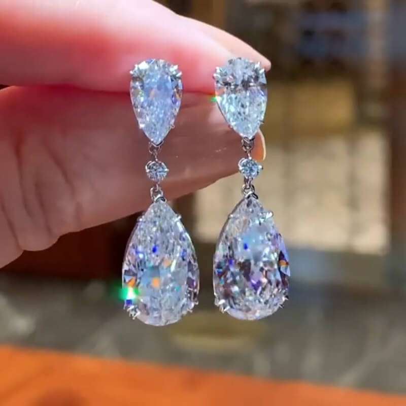 Melanie – Diamond Drop-Shaped Ring.