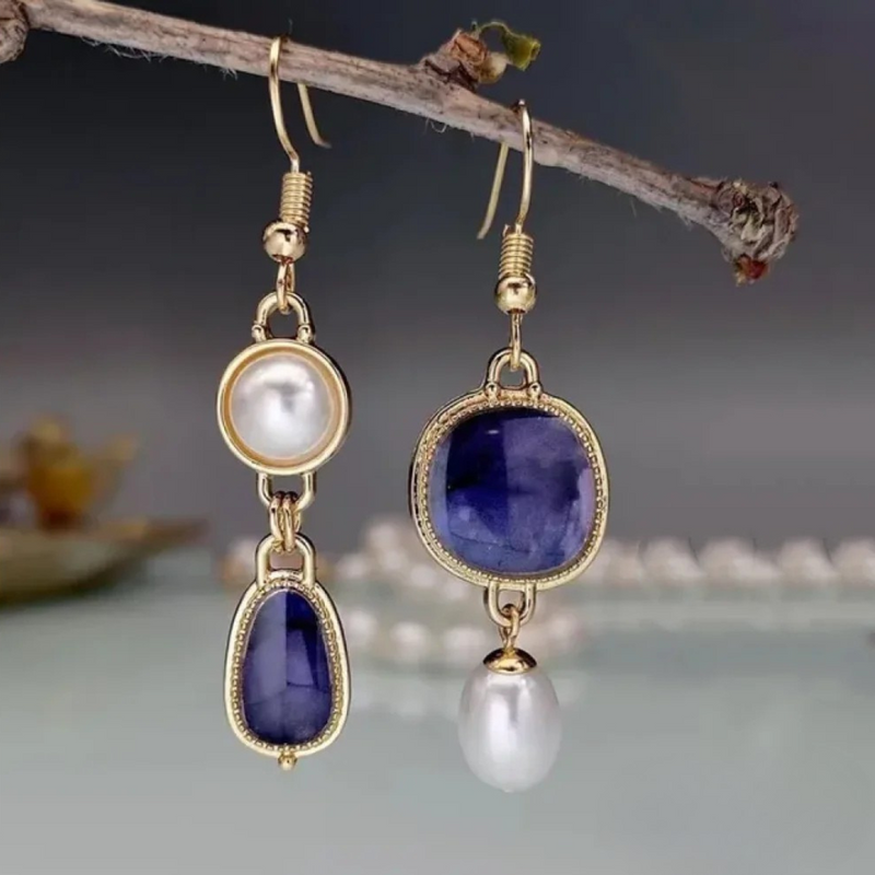 Viktoria – Dangle Earrings with Pearls and Purple Stones