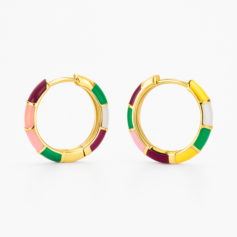Helga-Marie – Short gold dangling earrings