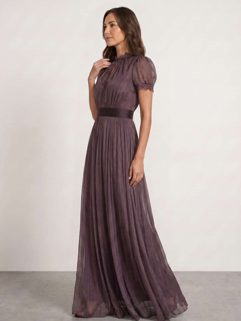 Flowy dress with lace collar