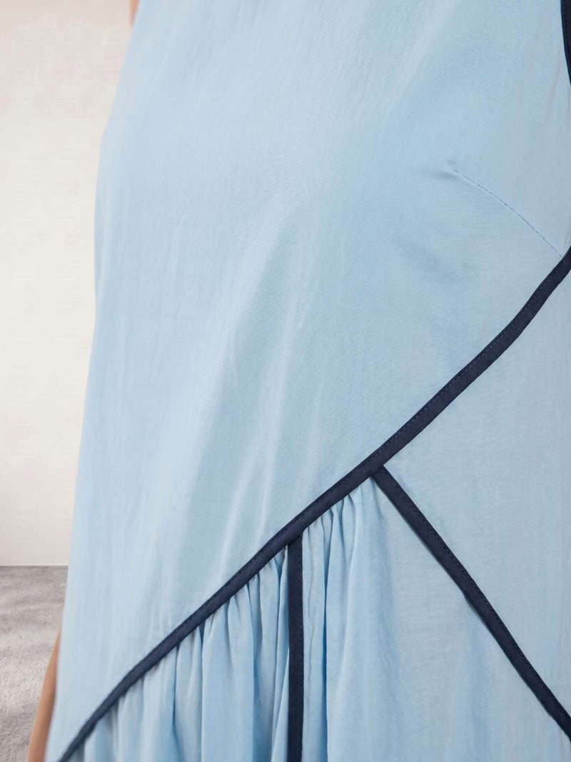 Flowy long dress with structured detail