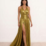 Long pleated dress with halter neck