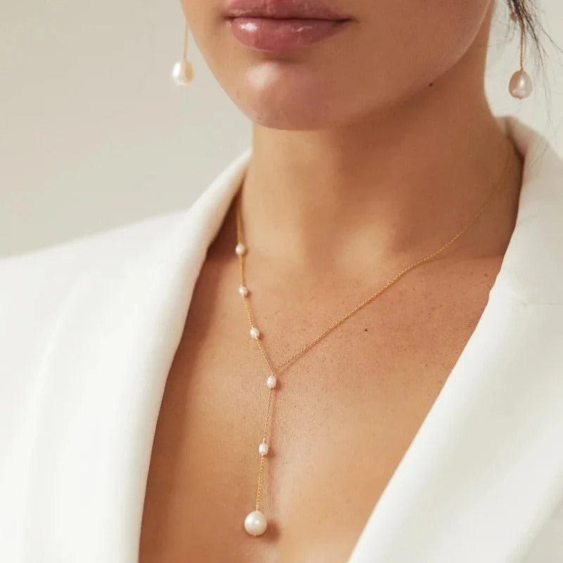 Annika – Vintage Necklace with Suspended Pearls