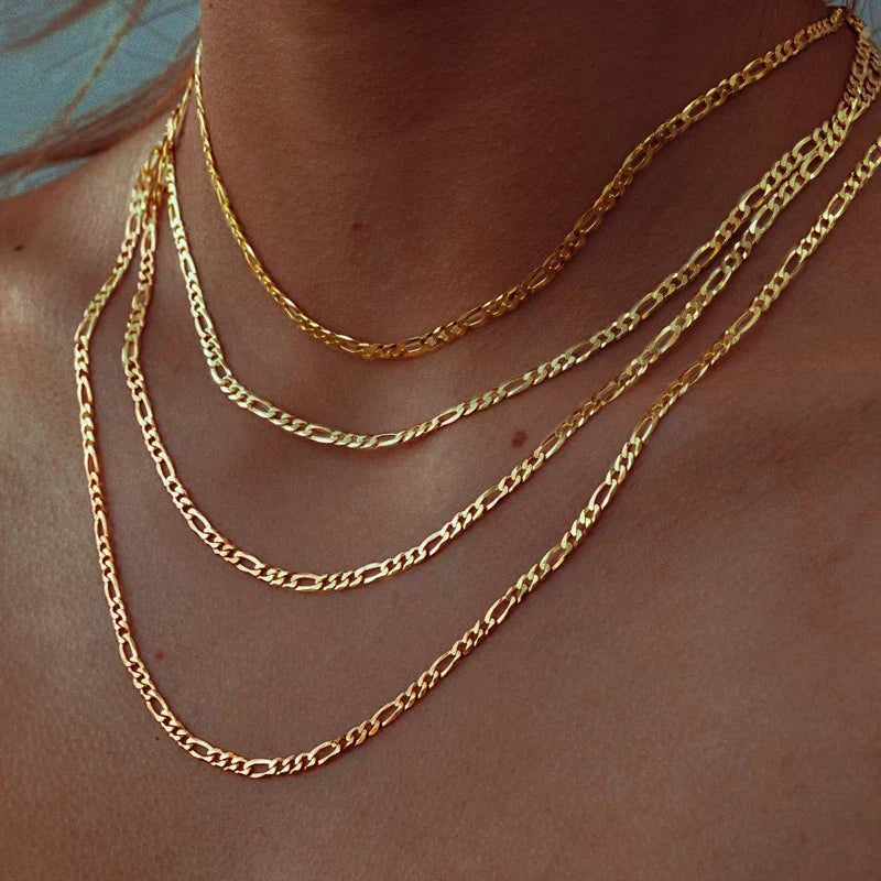 Valerie – Minimalist gold design necklace with links