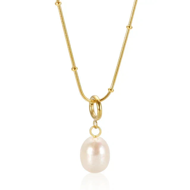 Pavlina – Elegant Pearl Pendant Gold Necklace