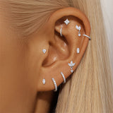 Helena – Gold earrings with a natural design.