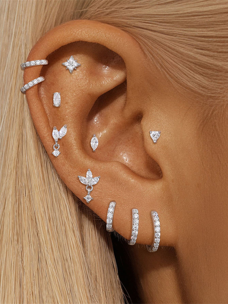 Helena – Gold earrings with a natural design.