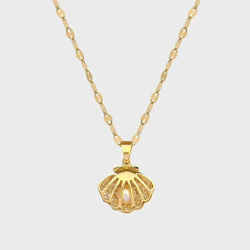 Beatrix – Gold Necklace with Coin Pendant