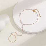 Nora – Delicate Gold Chain with Round Pendant