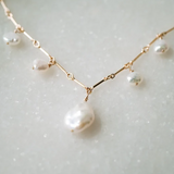Greta – Gold collar adorned with delicate pearls