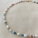 Klara – Delicate Gold Necklace with Mini Pearls