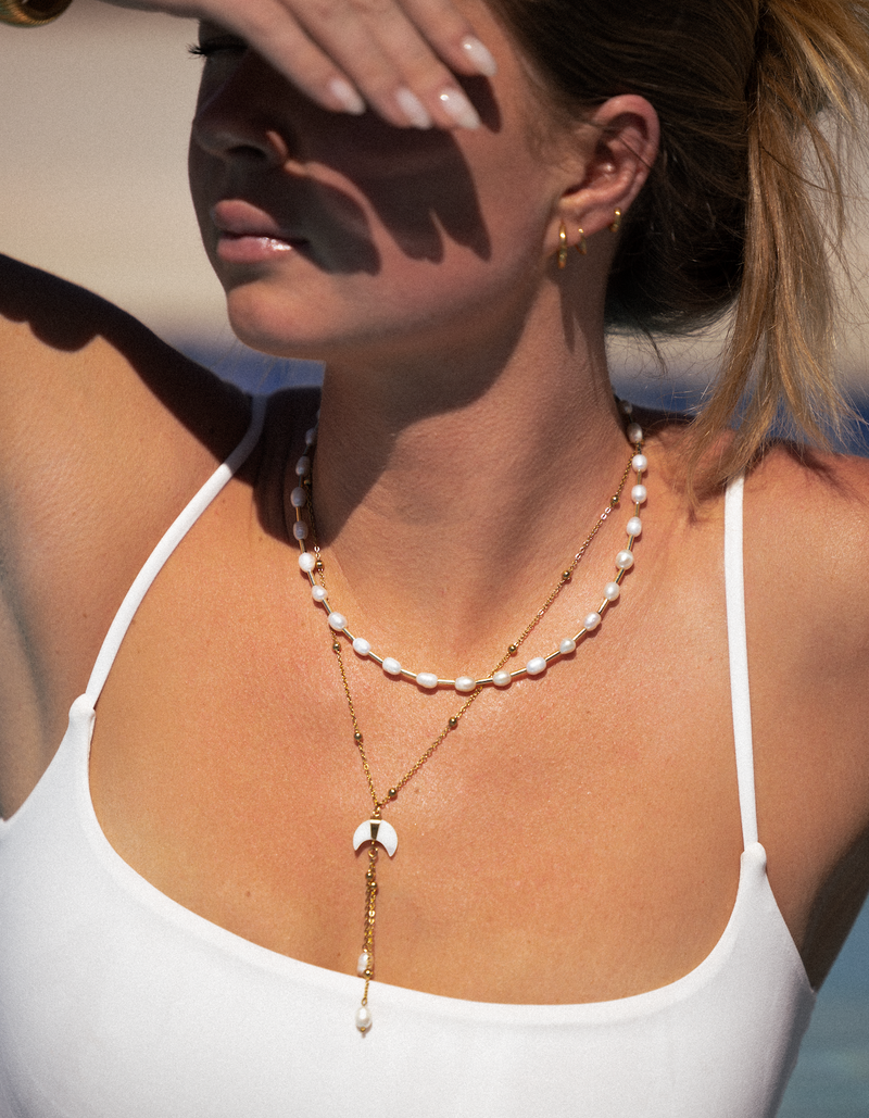 Anita – Gold Necklace with Pendant