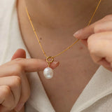 Pavlina – Elegant Pearl Pendant Gold Necklace
