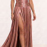 Long pleated dress with halter neck
