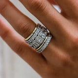 Leona – Diamond ring with three stunning rows.